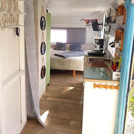 Pure Crete - Tiny House & Luxury Tent 干尼亞