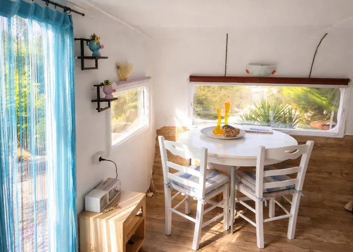 Hébergement de vacances Dream Tiny House & Luxury Tent, 6 Km From Center Chania